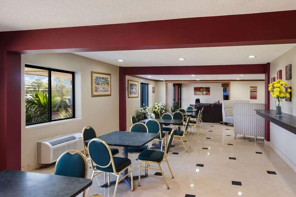 Rodeway Inn Houston North Greenspoint Restaurant foto